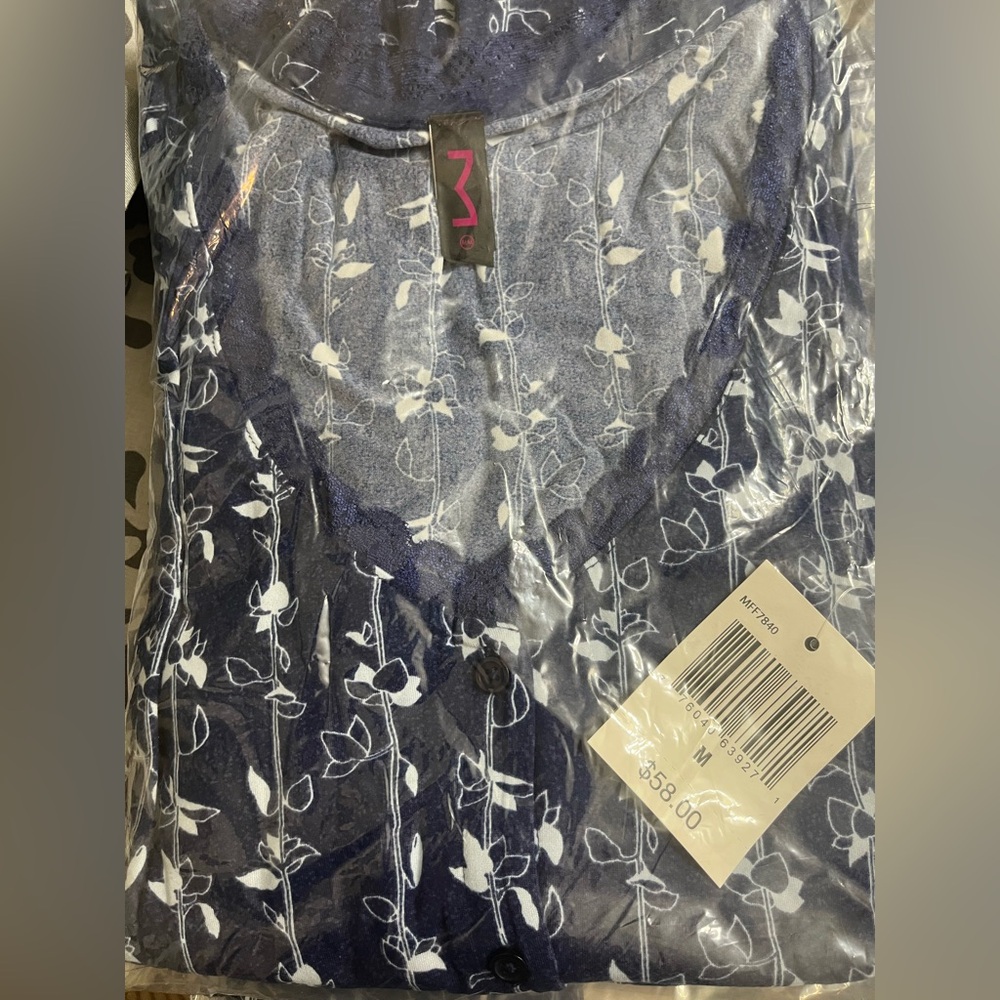 NWT Maidenform pajama set. Size Medium. #10308 - Picture 3 of 5